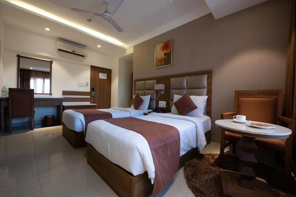 Treebo Trend Surya Nashik Hotell Eksteriør bilde