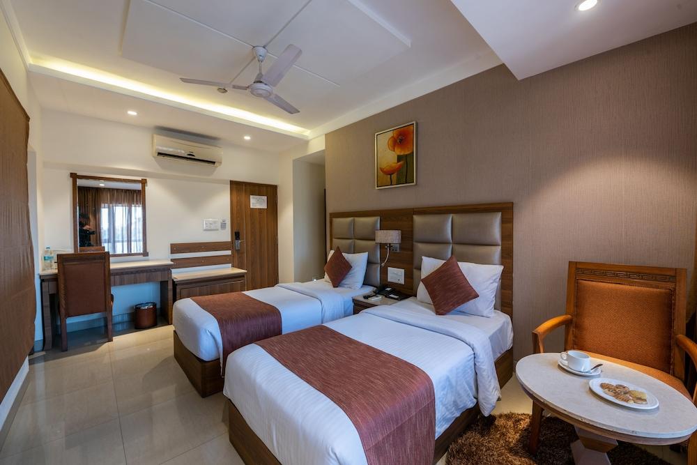 Treebo Trend Surya Nashik Hotell Eksteriør bilde