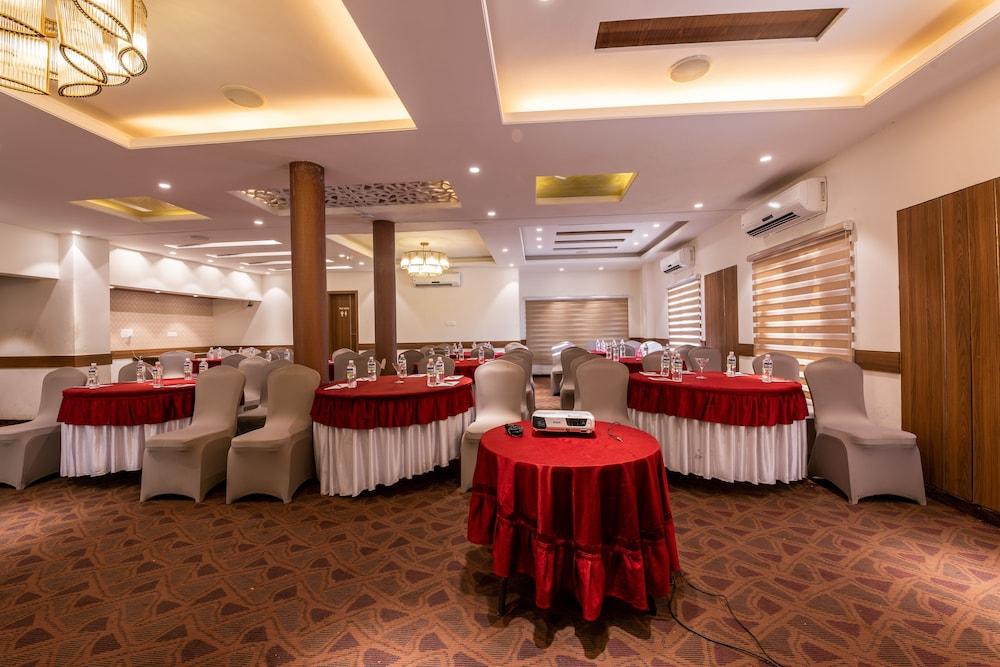 Treebo Trend Surya Nashik Hotell Eksteriør bilde